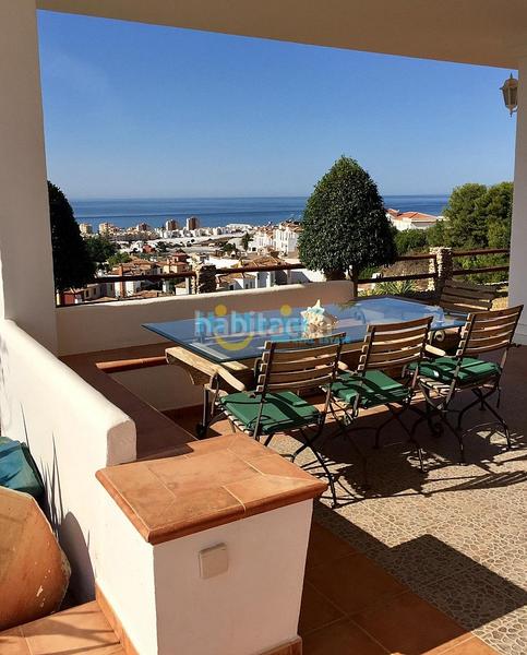 Foto c8bec3c5-40aa-4dd9-9168-351e07855ef5. Casa villa de lujo con vistas panóramicas al mar, con gran garaje, jardín y terrazas costa en Torrox