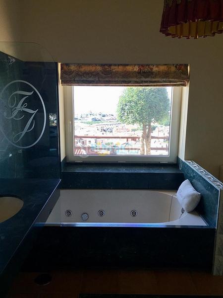 Foto e3b2a2a6-c5f6-469f-b31a-40c611220b03. Casa villa de lujo con vistas panóramicas al mar, con gran garaje, jardín y terrazas costa en Torrox