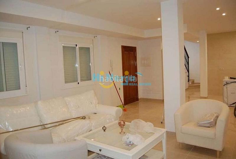 Foto c523466b-83f6-4880-94ca-963ba3225821. Chalet con piscina in Centro Nerja