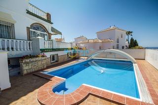 Xalet a Centro. Villa 3 dormitorios piscina garaje chimenea