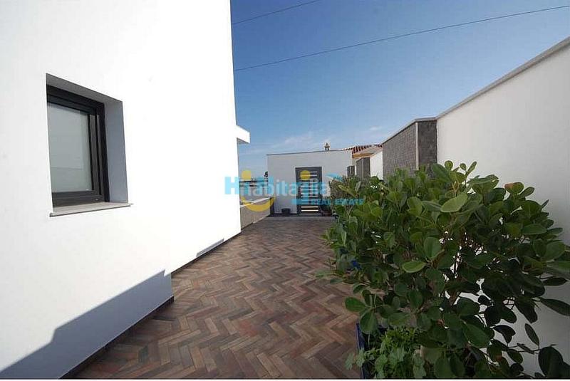 Foto 33883a06-0e52-48b7-b724-ef0c0d039bfd. Chalet con piscina in Centro Nerja