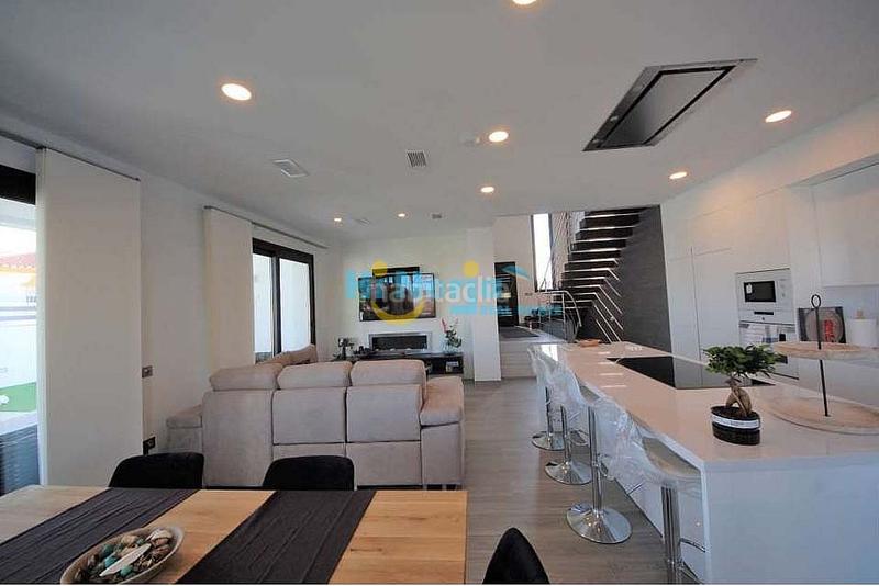 Foto 657562b9-2944-44da-b888-7fdc402c8a0b. Chalet con piscina in Centro Nerja