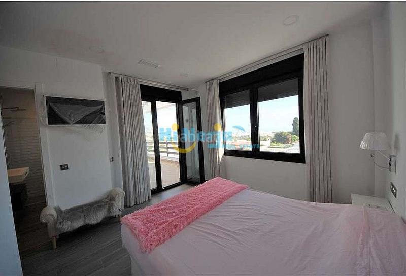 Foto 9cd3fe9b-c902-4e43-9c43-69784575b3df. Chalet con piscina in Centro Nerja