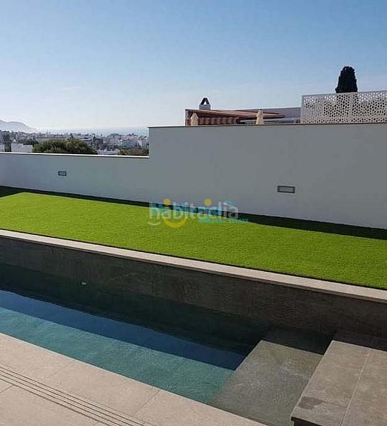 Foto a6cc1b83-521d-42ea-8e51-790b0a0d093c. Chalet con piscina in Centro Nerja