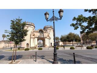 Local commercial à Casco Antiguo. Local comercial venta badajoz