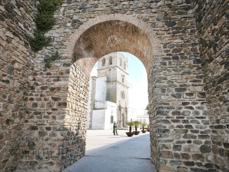 Foto 60510bb5-7389-49d3-a5ba-210f3e69d20c. Edifici a Olivenza