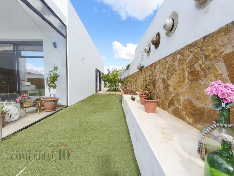 Foto 139fda82-95c3-4c2b-aa02-51048d662ee8. Xalet amb piscina a Olivenza