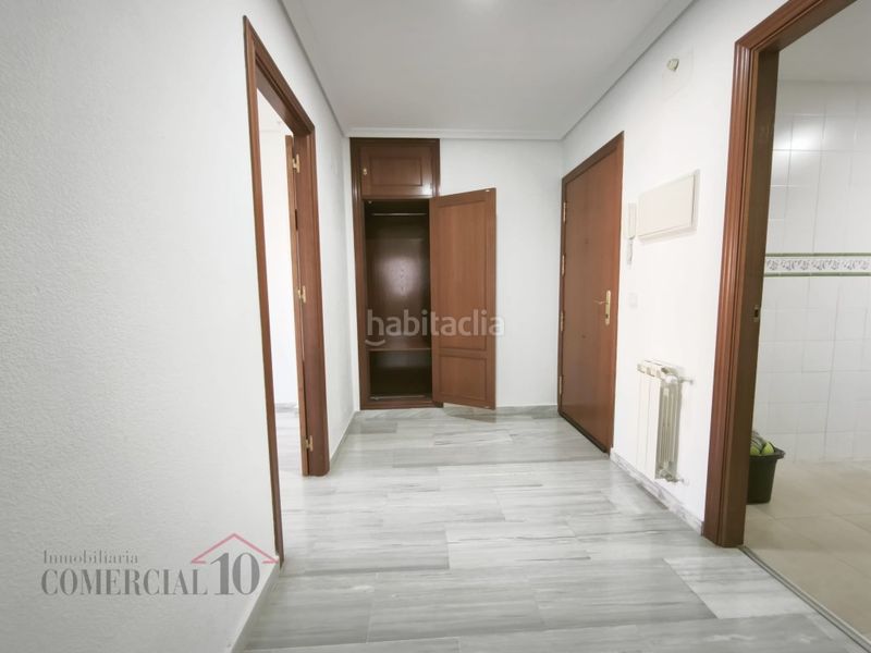 Foto c3e2bedc-f6b6-4949-b9b8-d94536bd6f36. Lloguer pis amb aparcament a Valdepasillas - La Paz - Huerta Rosales Badajoz
