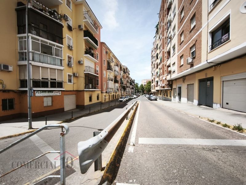 Foto 44728a52-f6e4-46fa-a48f-6828ccf6d06c. Aparcament cotxe a Ciudad Jardín Badajoz