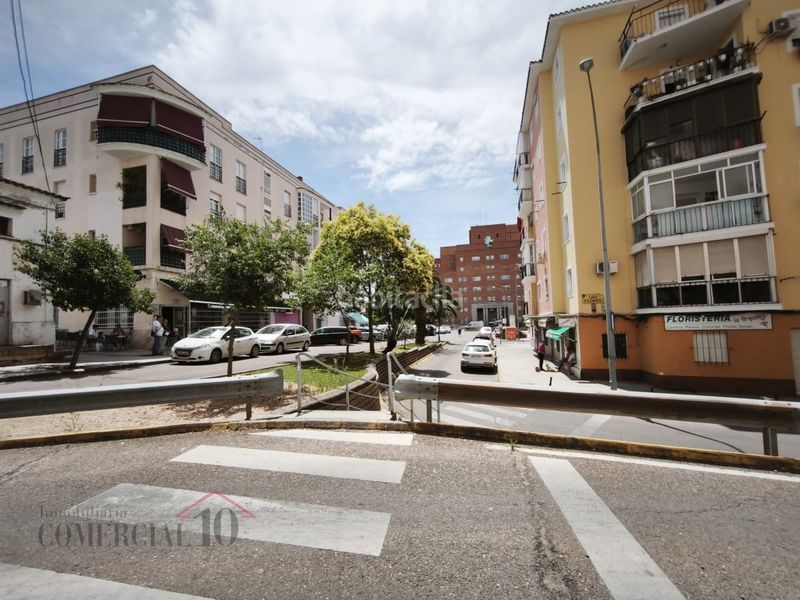 Foto a0fcd3c4-8d0b-4e50-b3a5-bb6119d5177e. Aparcament cotxe a Ciudad Jardín Badajoz