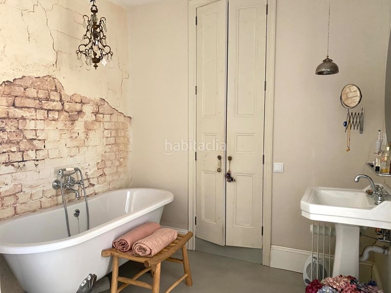 Foto e0dcbba6-b69e-4bcf-b082-a8403e9d4f06. Casa adossada amb xemeneia calefacció aparcament a Vilassar de Dalt