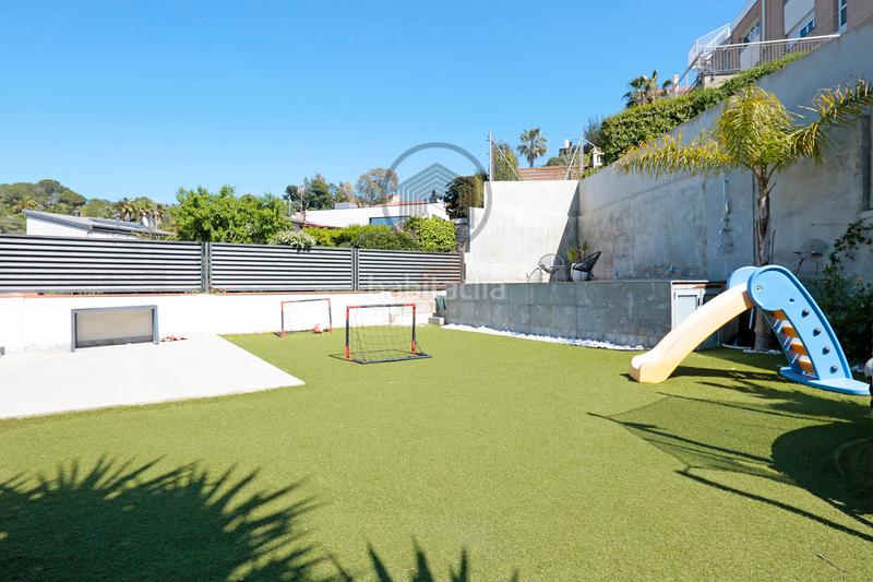 Foto 9cafedc6-2271-4088-9e76-3236bc1a4391. Rent chalet in carrer del bruc 20 in La Miranda-Can Candeler Sant Just Desvern