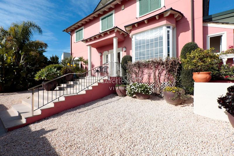 Foto cb6dbe0d-63a5-4792-9688-fe0a2dc8d78b. Rent chalet with heating pool in Sant Vicenç Centre Sant Vicenç de Montalt