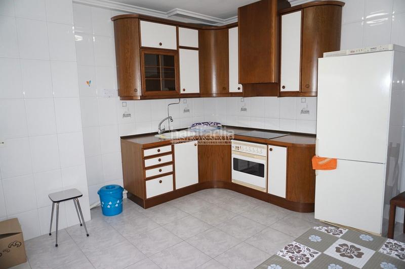 Foto 0ae7b2f1-3653-4407-b2e1-4caa006fbf14. Pis a ronda pontevedra 48 a Melide