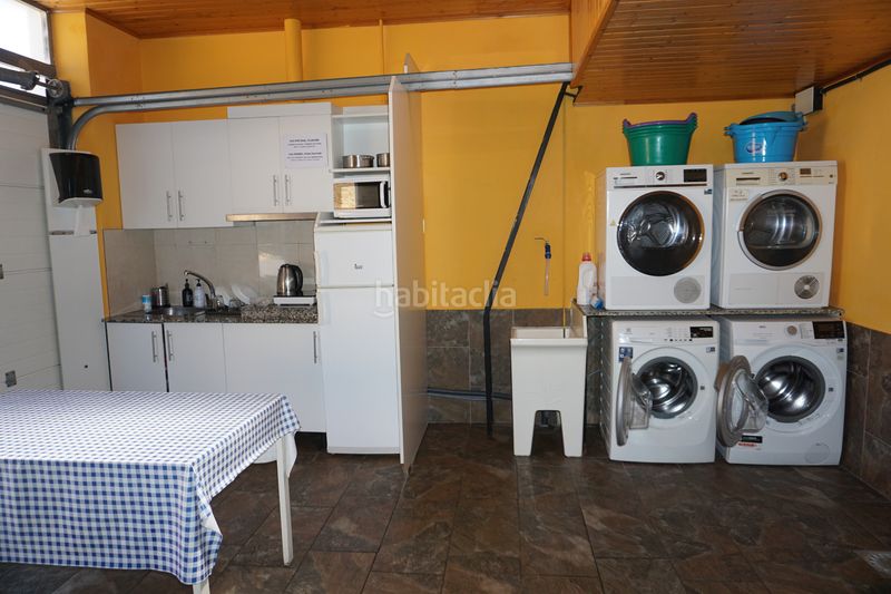 Foto 3e7bd550-a67d-4549-bc7a-3882764f6fe4. Local comercial a calle casiñas 18 a Sobrado