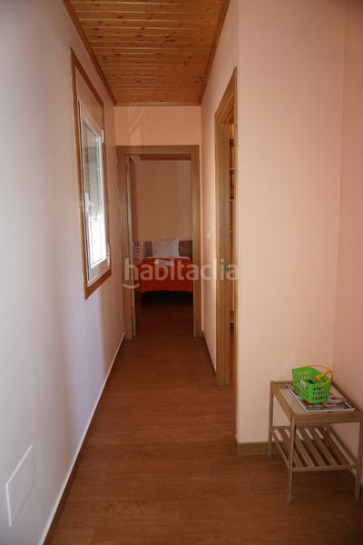 Foto 3eec9a33-3bfd-452f-89a7-eba6c175fd33. Local comercial a calle casiñas 18 a Sobrado
