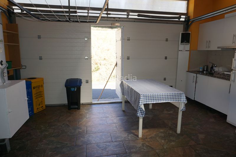 Foto 65a4660e-b717-4481-bc59-75d5ec2055e3. Local comercial a calle casiñas 18 a Sobrado