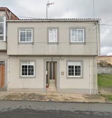 Casa adossada a Rúa circunvalación campo feira 30. Casa planta baja y alta con garaje