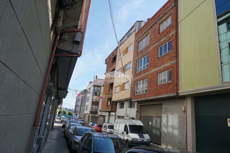 Foto abeb562c-1ecb-4651-8b03-65d9c2c238e5. Building in rúa florentino l cuevillas 19 in Melide