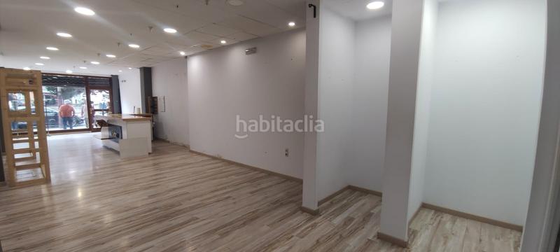 Foto 905cc733-9117-45f6-82ad-9b07d6c36921. Location local commercial dans n-547 11 dans Melide