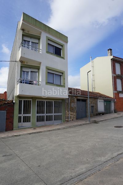 Foto 1f3f9732-c85a-437e-9332-64bef9dc5e9b. Edifici a avenida de lugo 11 a Palas de Rei