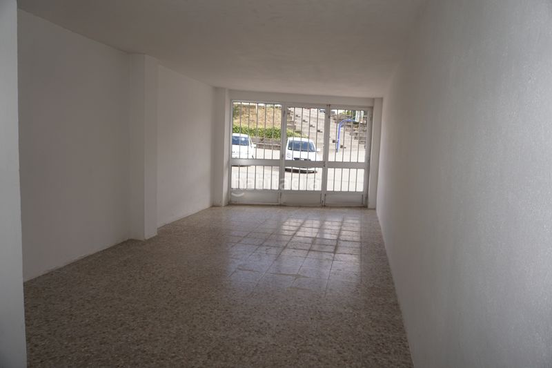 Foto d9cf0456-9c87-44d1-80c0-b16a86a3e53d. Edifici a avenida de lugo 11 a Palas de Rei