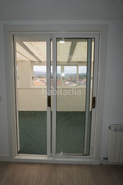 Foto 48f24ead-9395-4846-be1a-7f8afe7b0c6d. Pis a rúa cantón san roque 3 a Melide