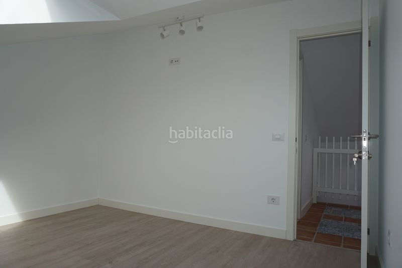 Foto 5c18155c-0b26-4fe6-807e-dea8dc723370. Pis a rúa cantón san roque 3 a Melide