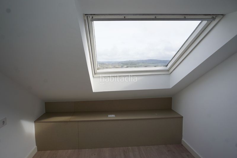 Foto a33968a9-b298-4123-824b-c9ddc8e3c103. Pis a rúa cantón san roque 3 a Melide