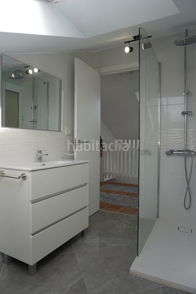 Foto cf66df82-b888-497e-b273-a58d5e156418. Pis a rúa cantón san roque 3 a Melide