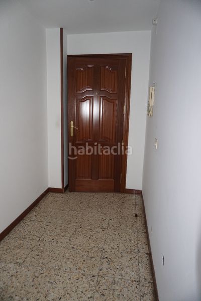 Foto c0a28e17-ec20-4e76-a16c-9ce6e1711f66. Pis a rúa paz 10 a Melide