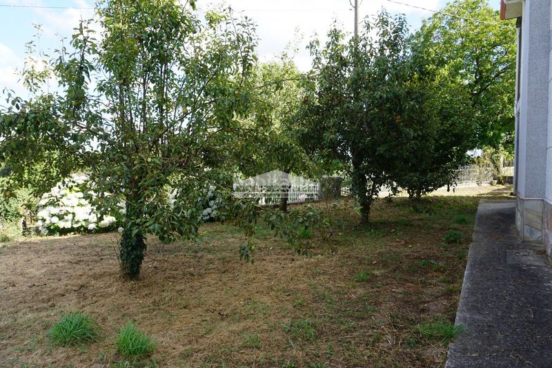 Foto cdabba0c-324b-4c96-9ba4-2fee1a8bdf52. Casa amb calefacció a Palas de Rei
