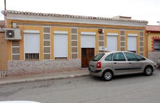 House in Llano del Beal. Casa con local comercial y 4 habitaciones  garaje en cartagena