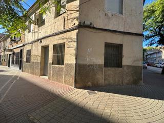 Casa en Cieza. Planta baja para reforma integral
