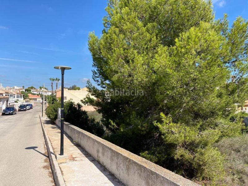 Foto 5480c7cc-cc8b-4fe0-b3ba-e62ccc8dc414. Terreno residencial urbanización blue lagoon San Miguel de Salinas alicante en San Miguel de Salinas