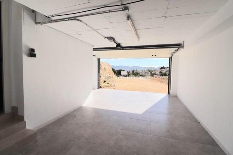 Foto a9752f9a-e9ac-4d64-8df9-d9e9f1c854e5. Casa amb calefacció aparcament piscina a Coloma Nucia (la)