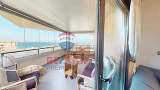 Penthouse  Bd de los musics. Ático amplio en primera línea de playa en albir