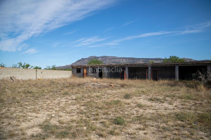 Foto 9fc7f16f-cf7f-4347-a283-b23d309a4806. Casa amb aparcament piscina a Pinoso