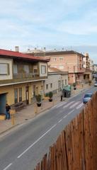 Casa en Zeneta. En venta gran casa de pueblo provista de bajo comercial .