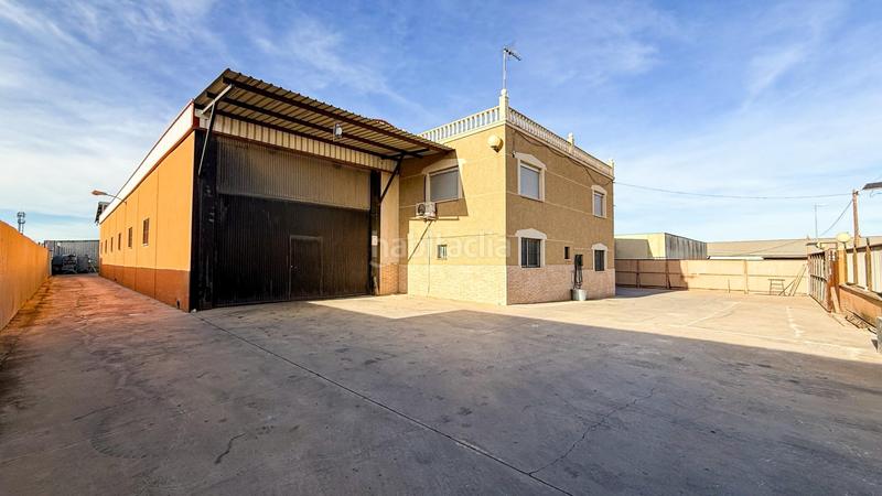 Foto fe9e2233-b0dc-4f7b-a415-8efdd17d3383. Nau industrial a Cieza