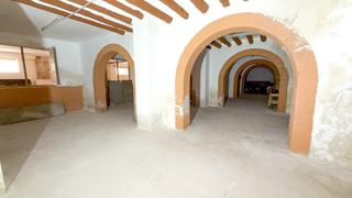 Local Comercial a Cieza. Local comercial de grandes dimensiones