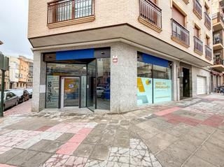 Lloguer Local Comercial a Cieza. Local en primera línea comercial  gran vía