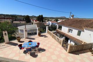 Chalet en La Paca. Exclusiva villa independiente  un refugio de lujo con encanto rú