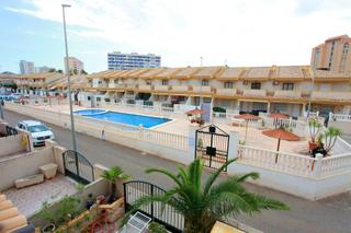 Reihenhaus in Calle rey indibil-playa paraiso. Dúplex 3 habitaciones, 2 baños y piscina