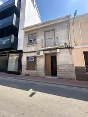 Casa en Cieza. Casa independiente junto a paseo