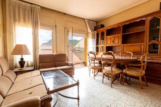 Flat in Cieza. Piso de 4 dormitorios en cieza