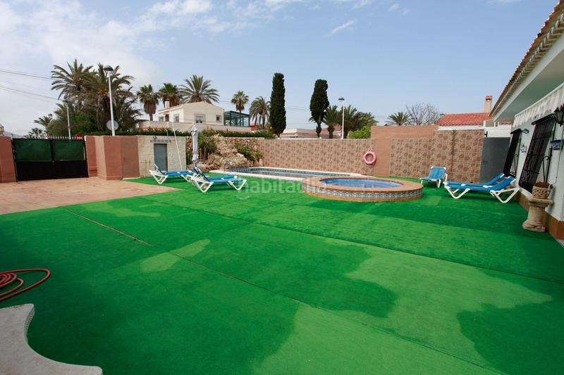 Foto 2f1c705f-a521-486e-a6bc-9332dd10851d. Xalet amb piscina a Entremares Manga del Mar Menor (La)