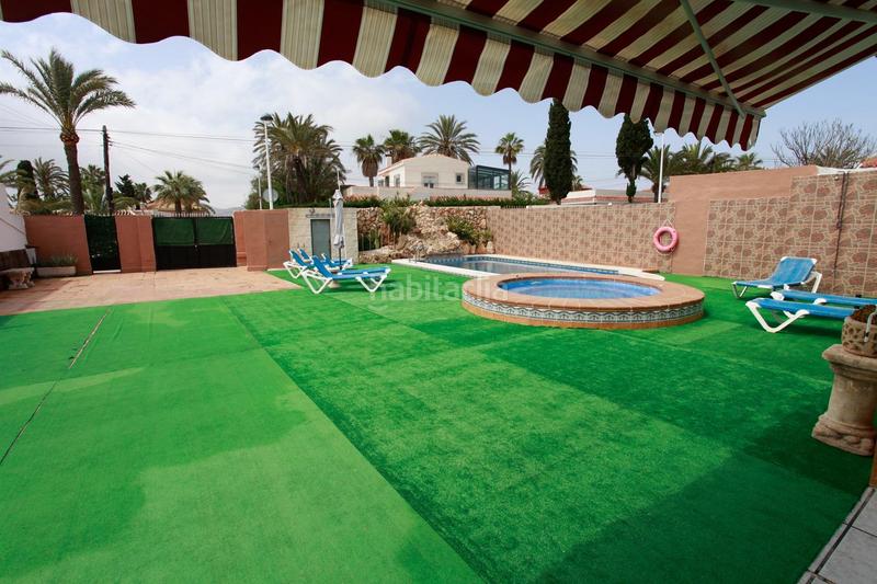 Foto 847bb249-8278-487d-b601-8ba263999ee6. Xalet amb piscina a Entremares Manga del Mar Menor (La)