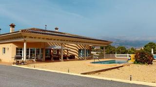 Chalet  Camino de maset. Finca con apartamento independiente  a solo 10 minutos del mar e