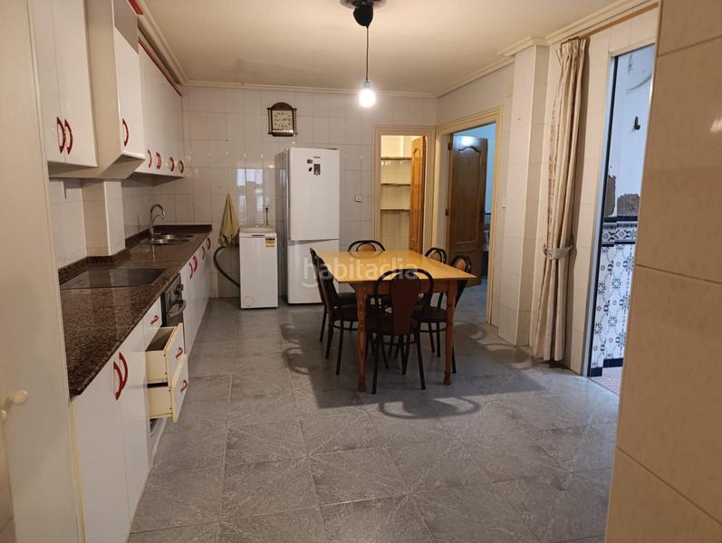 Foto 39f19f25-ede6-4c7c-bb2d-8fc25918e966. Maison jumelée dans avenida miguel hernández 8 dans Murcia